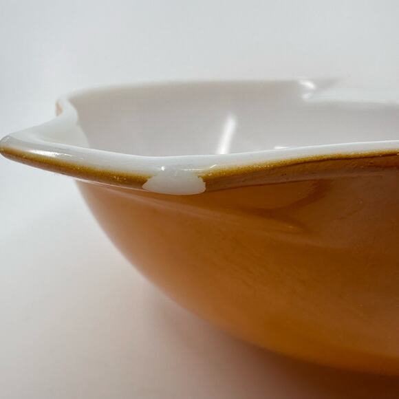 Vintage Pyrex 444 Butterfly Gold Cinderella Mixing Bowl Bakeware Flower Pattern - Picture 6 of 8